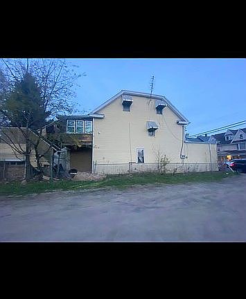 3rd image of 1604 Washburn St