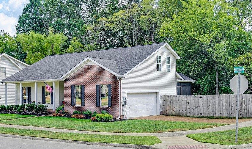 1st image of 1599 Birchwood Cir