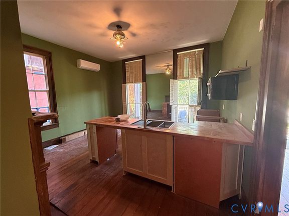 4th image of 232 Grove Ave