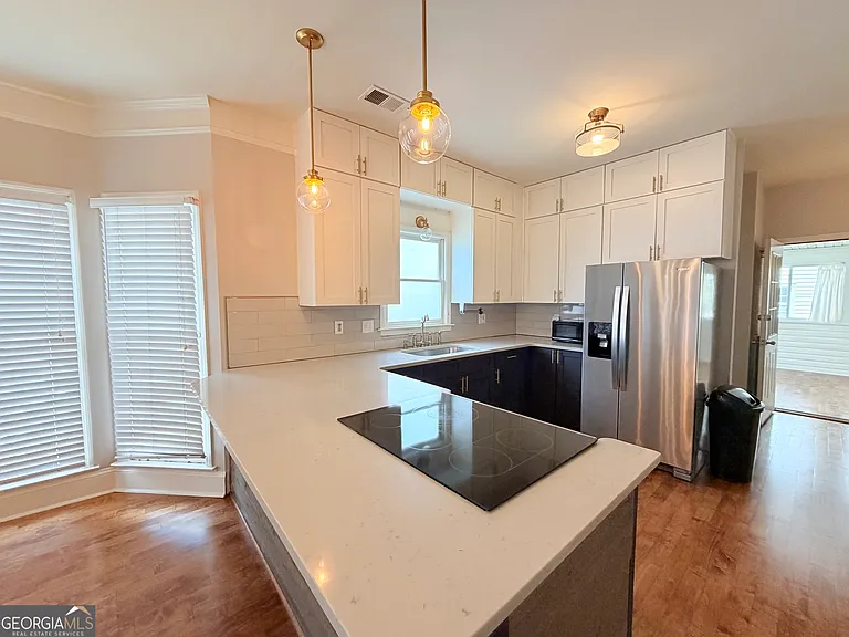 356 Georgia Ave SE — Photo 6