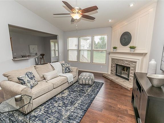 4th image of 1017 Kendal Dr