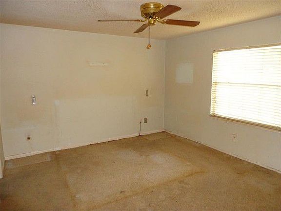 5th image of 14 Marlin Ave