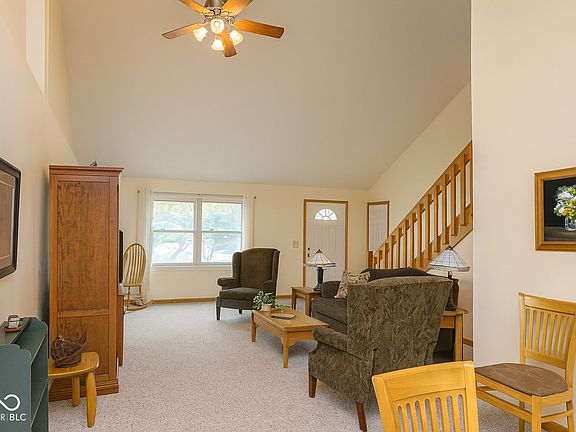 4th image of 214 Lakeshore Dr