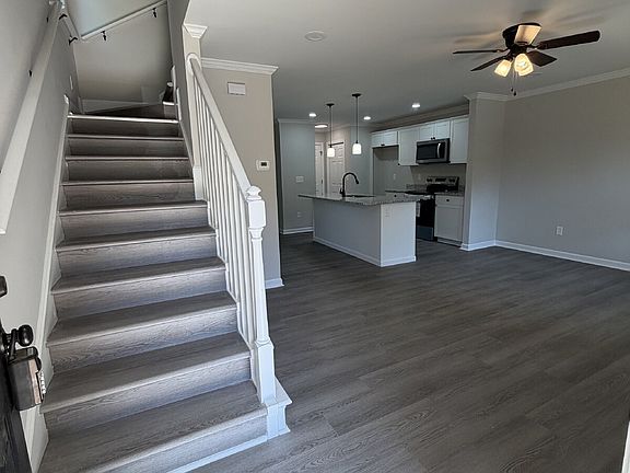 3rd image of 2036 Harrison Ave