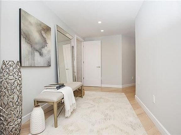5th image of 330 E 38th St APT 9