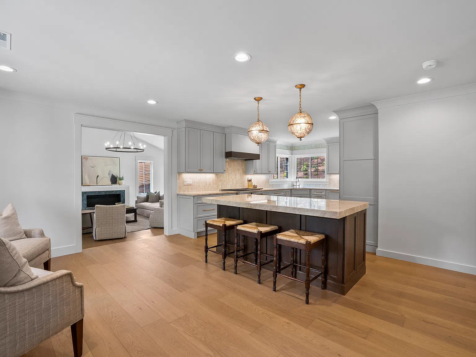 3 bed, 2.5 bath, 2924 sqft, $4,750 — Photo 3