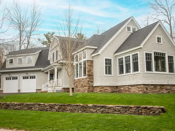 7 Mastwood Lane, Kennebunk, ME 04043