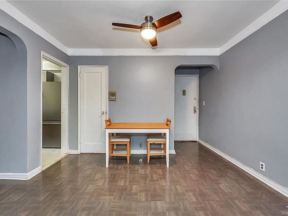 3rd image of 811 Bronx River Rd APT 5I