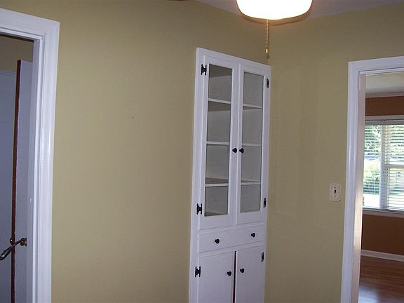 4th image of 307 Macedonia St