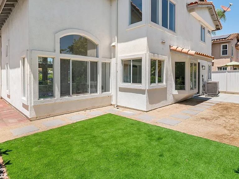 4543 Avenida Manessa — Photo 23