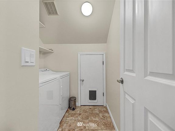 4th image of 11407 105th Ct NE #403