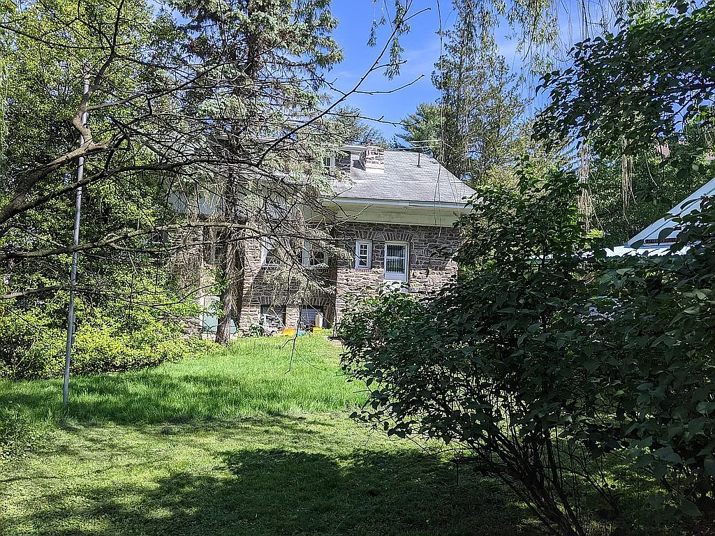 417 Paoli Ave photo 1