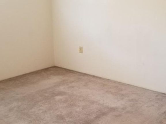 4th image of 855 E Washington Ave #5