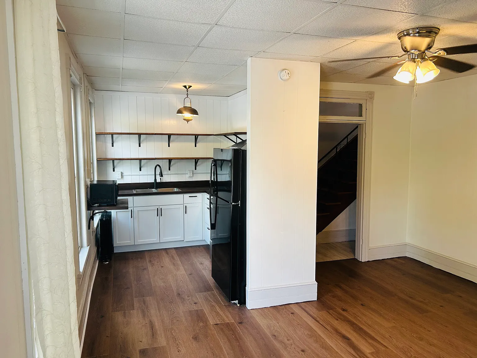 2 bed, $1,100 — Photo 2