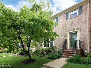 9521 Hunt Square Ct, Springfield, VA 22153