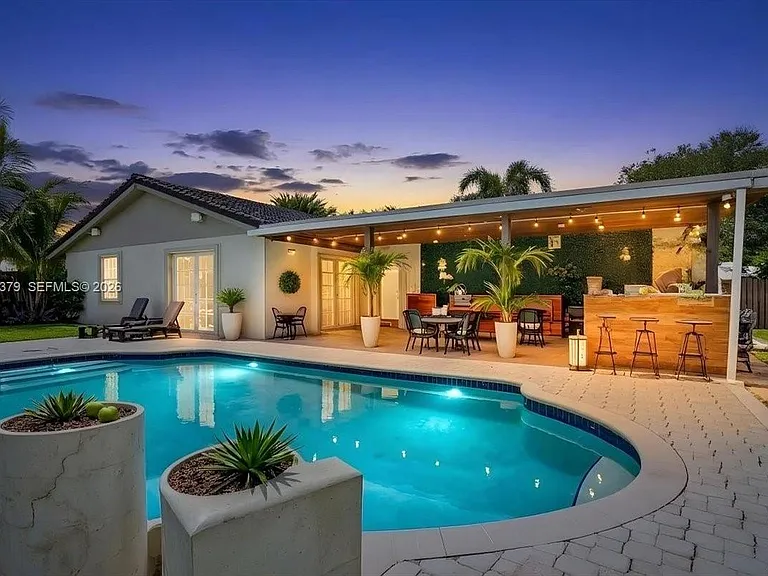 4201 W Sailboat Dr — Photo 1