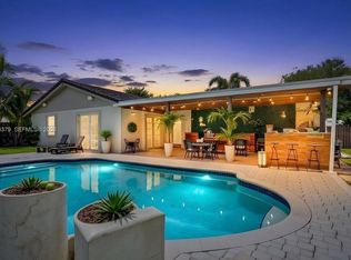 4201 W Sailboat Dr, Hollywood, FL 33026
