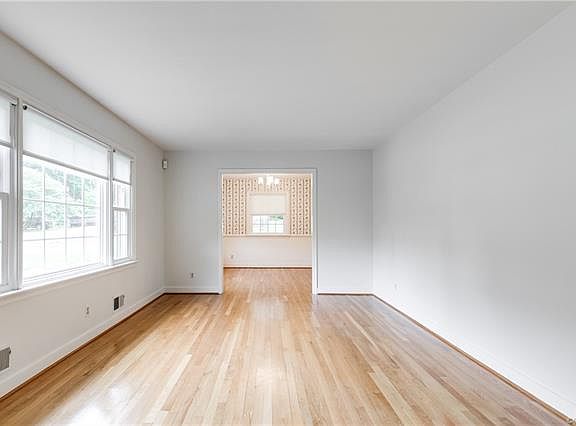 3rd image of 8741 Hartford Ct