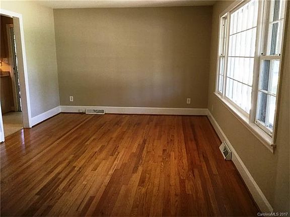 3rd image of 2720 Shelley Ave