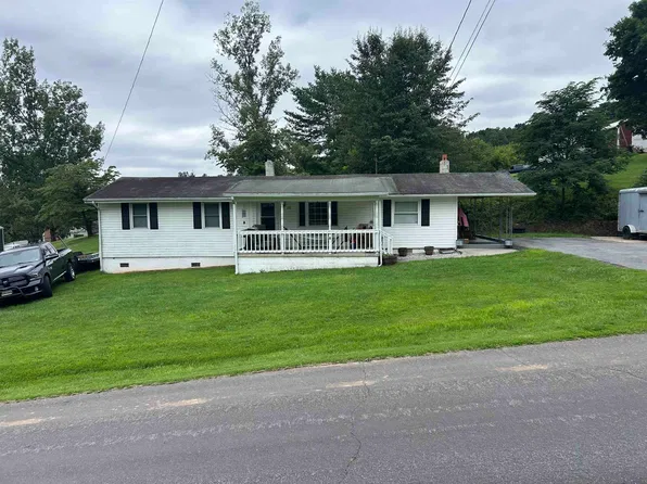 102 Gale Ln, Pembroke, VA 24136