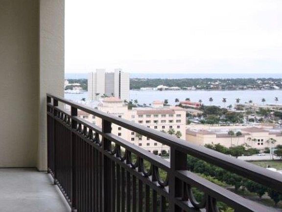 5th image of 550 Okeechobee Blvd Ph U04