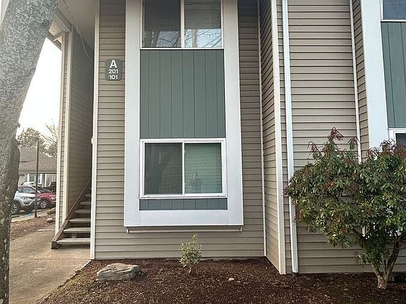 2nd image of 4848 W Powell Blvd Unit 201