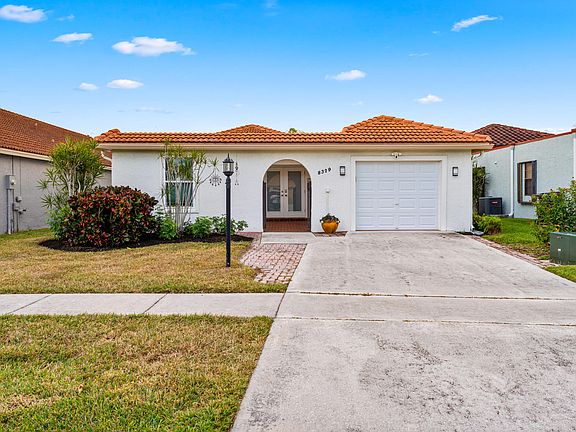 3rd image of 8329 Bonita Isle Drive
