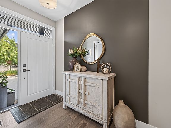 3rd image of 580 Sedona Dr #101