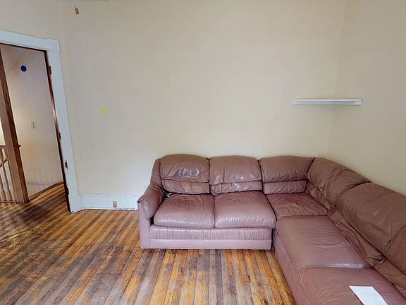 5th image of 523 Hill St