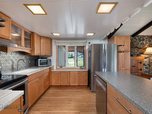 403 4th Ave NE, White Sulphur Springs, MT 59645