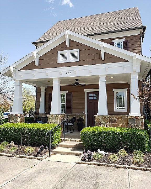 1st image of 722 E Main St
