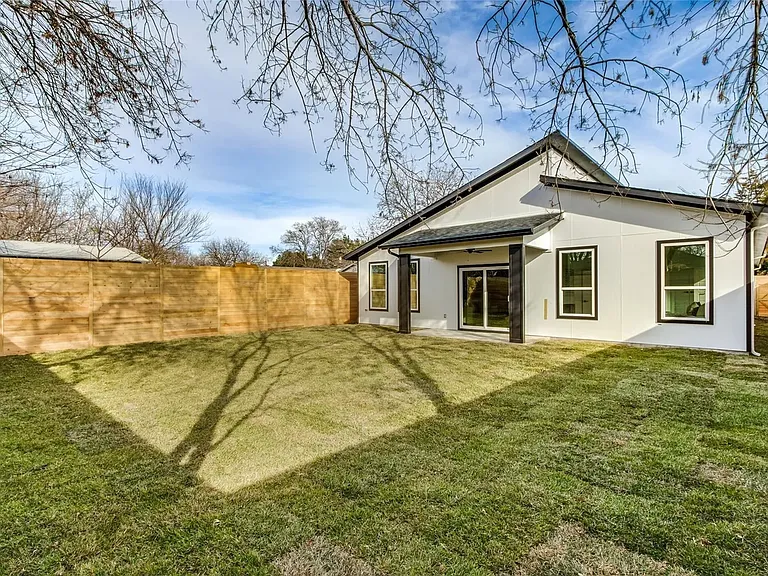 4015 Odessa St — Photo 18
