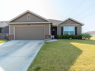 3918 W 104th Ct S, Jenks, OK 74037