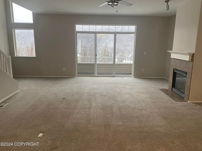 20349 Riverside Dr — Photo 5