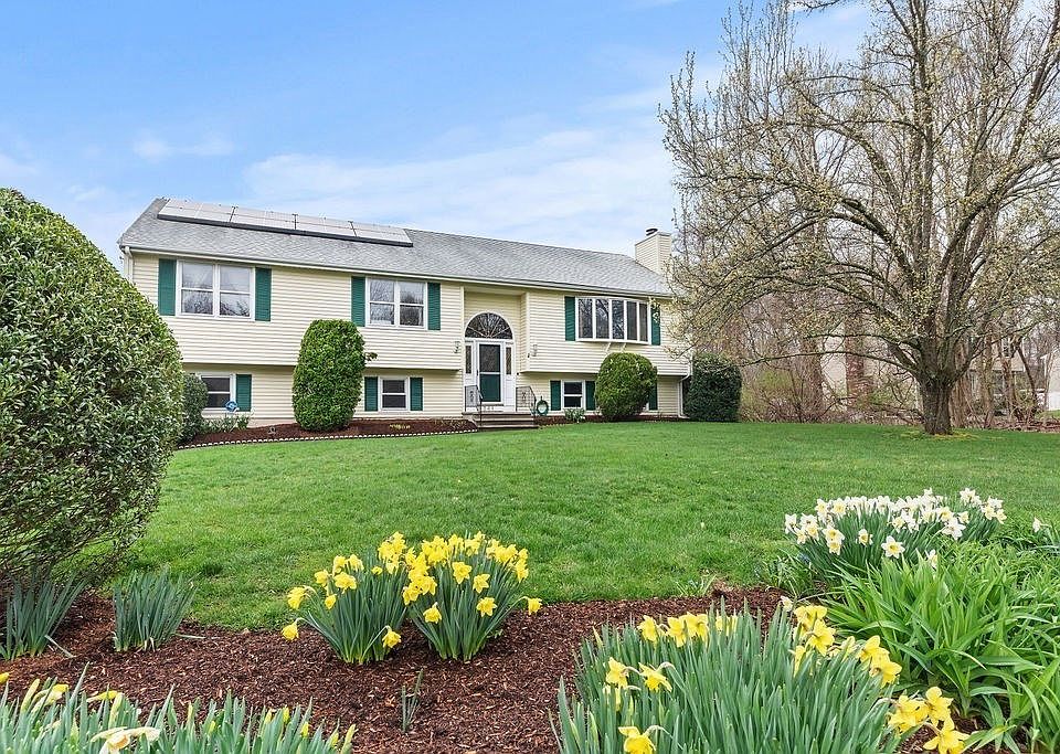 1st image of 361 Richardson Ave