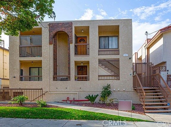 2nd image of 330 Cameron Pl #2