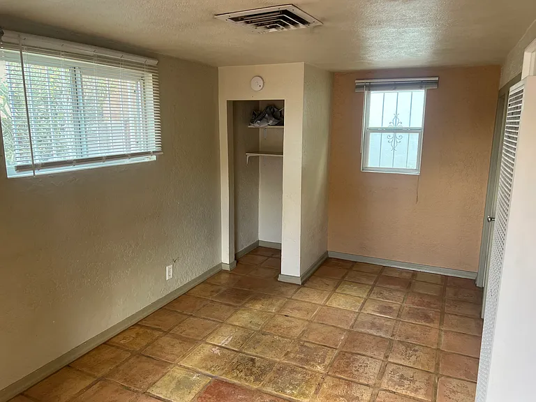 403 Columbia Dr SE — Photo 11