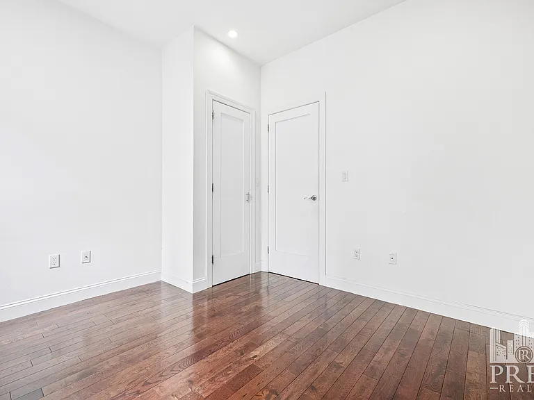 174 E 85th St #3D — Photo 2