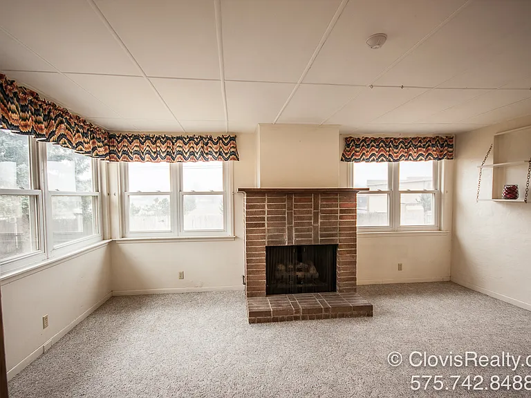 317 Murray Dr — Photo 5