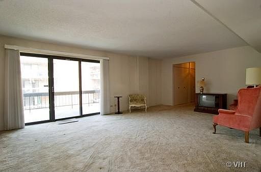 2nd image of 1020 N Harlem Ave APT 4E