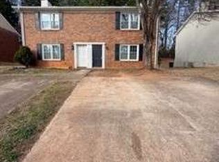 1725 Sturgeon Rd, Buford, GA 30518