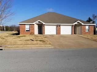 329 Graystone Cir, Centerton, AR 72719