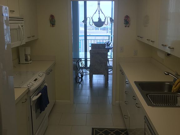 3rd image of 1540 Gulf Blvd APT 2107