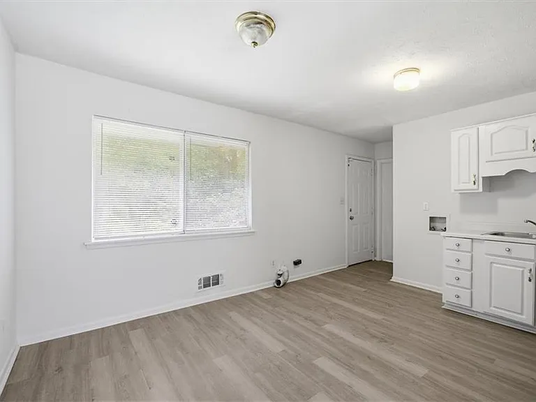 1947 Grange Dr SE — Photo 6