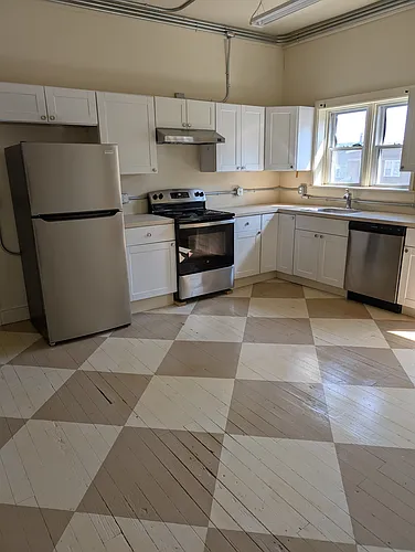 5219 Main St Photo 1