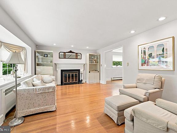 4th image of 8326 Tulpehocken Ave