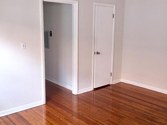 3rd image of 340 7th St S APT 3