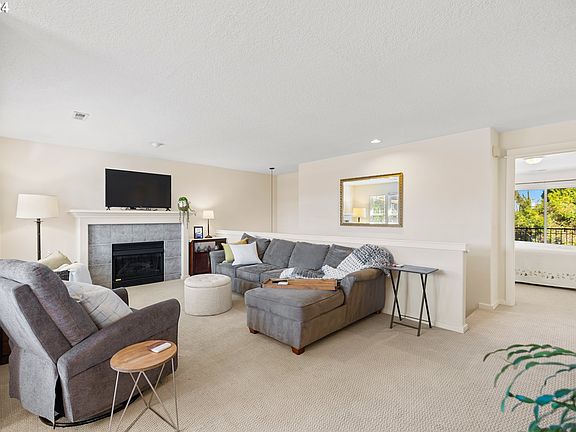 4th image of 7096 NE Cherry Dr