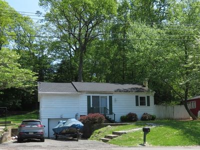 28 Bay View Rd, Hopatcong, NJ, 07843
