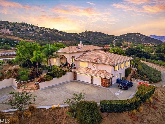5th image of 21384 Paseo Montana St